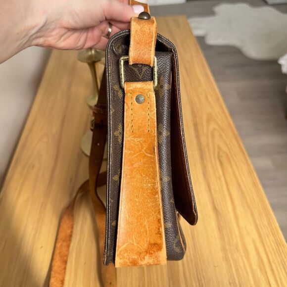 ✅AUTHENTIC✅LOUIS VUITTON CARTOUCHIERE GM - Picture 7 of 16